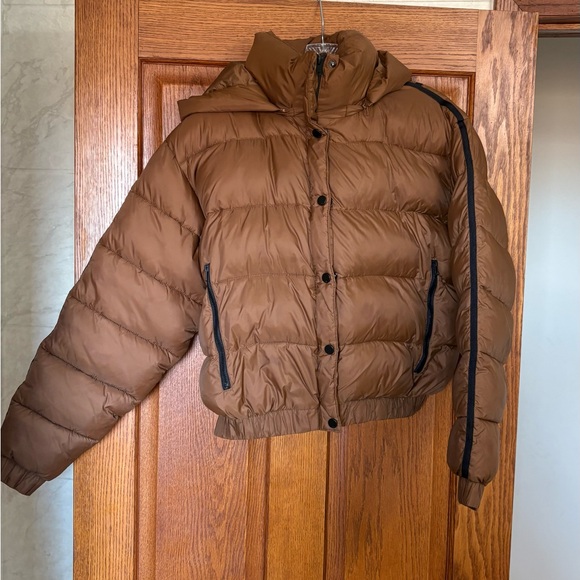 ALO Yoga Jackets & Blazers - ALO Yoga Puffer Jacket